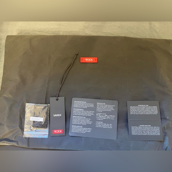 Tumi Laptop Purse - Picture 9 of 10